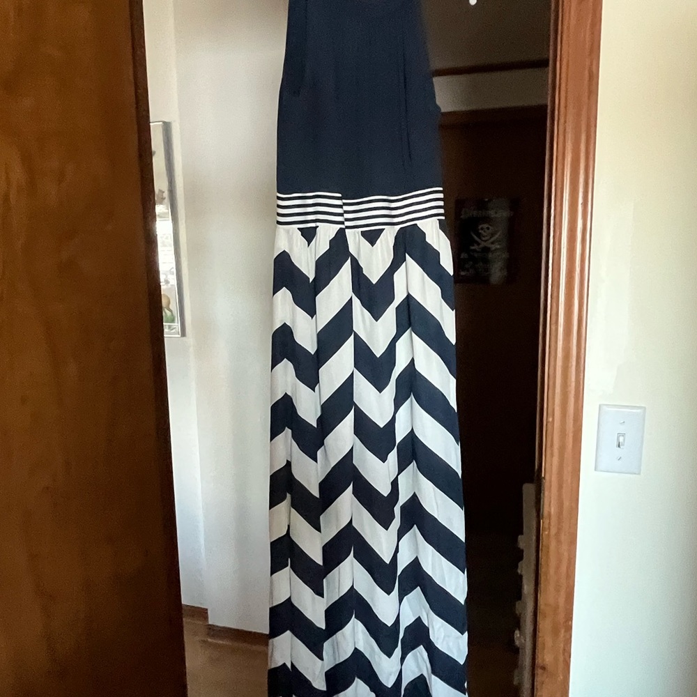 Vineyard Vines 10 chevron maxi dress navy/white